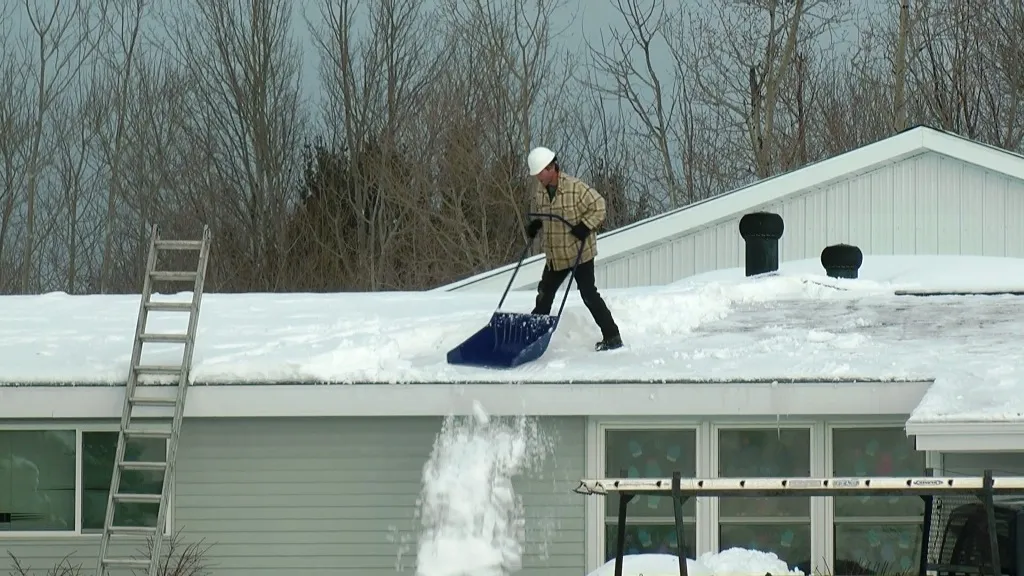 Rooftop snow removal